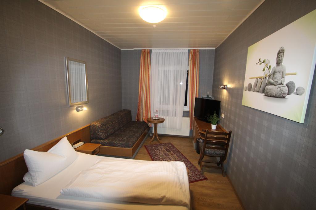 Hôtel Charlottenhof à Messel Extérieur photo